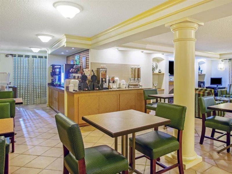 La Quinta Inn By Wyndham Victoria Kültér fotó