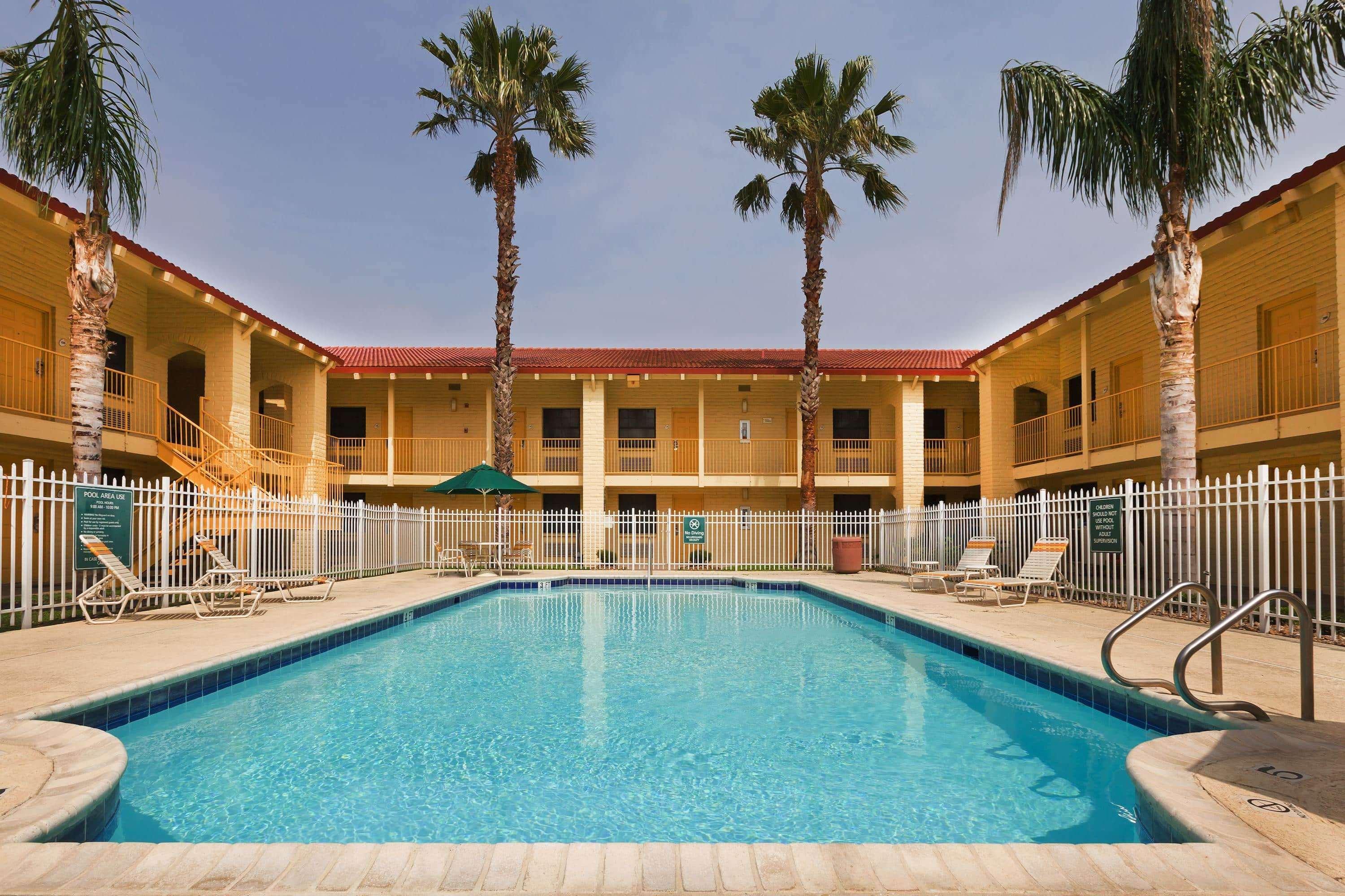 La Quinta Inn By Wyndham Victoria Kültér fotó