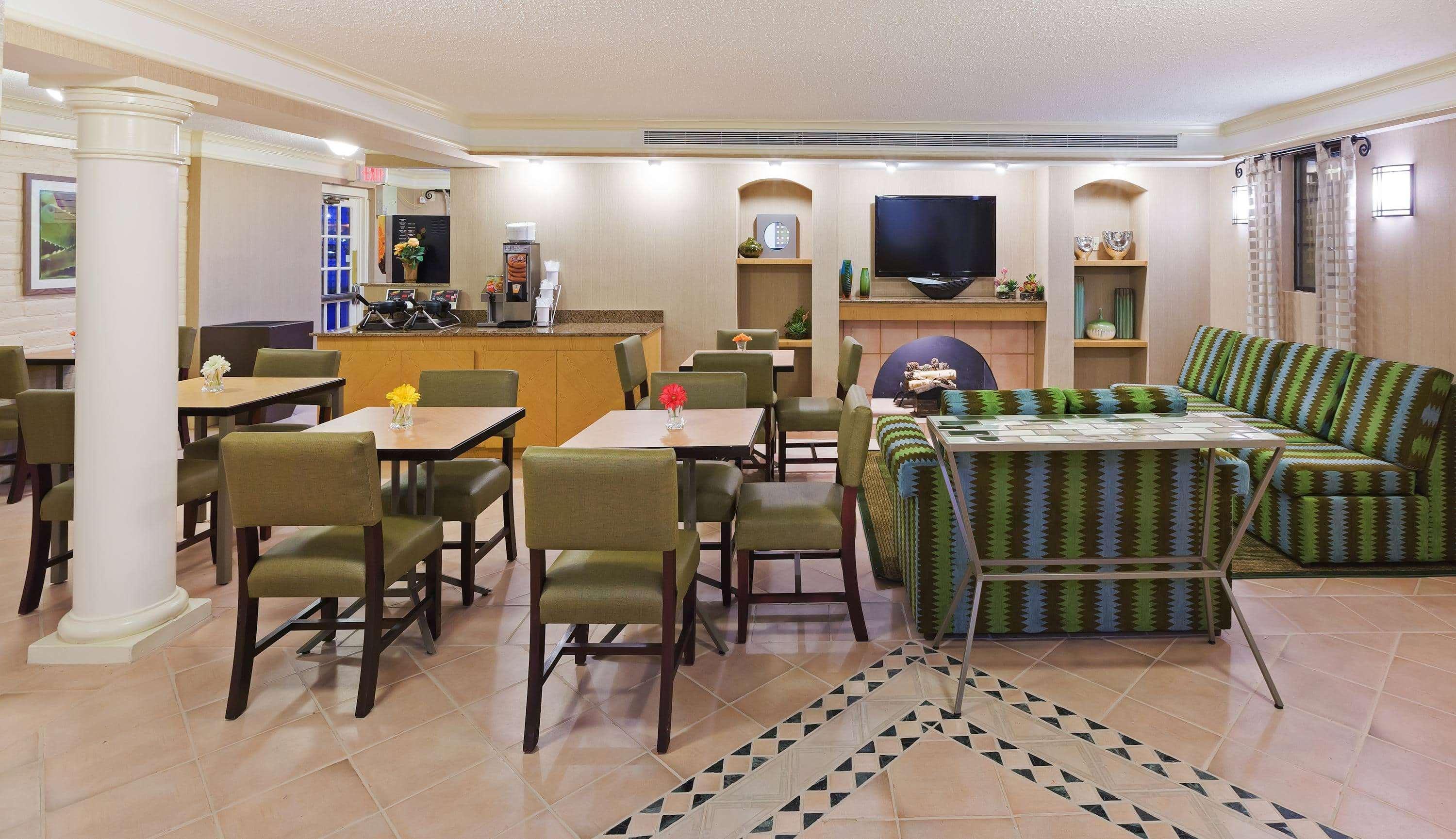 La Quinta Inn By Wyndham Victoria Kültér fotó