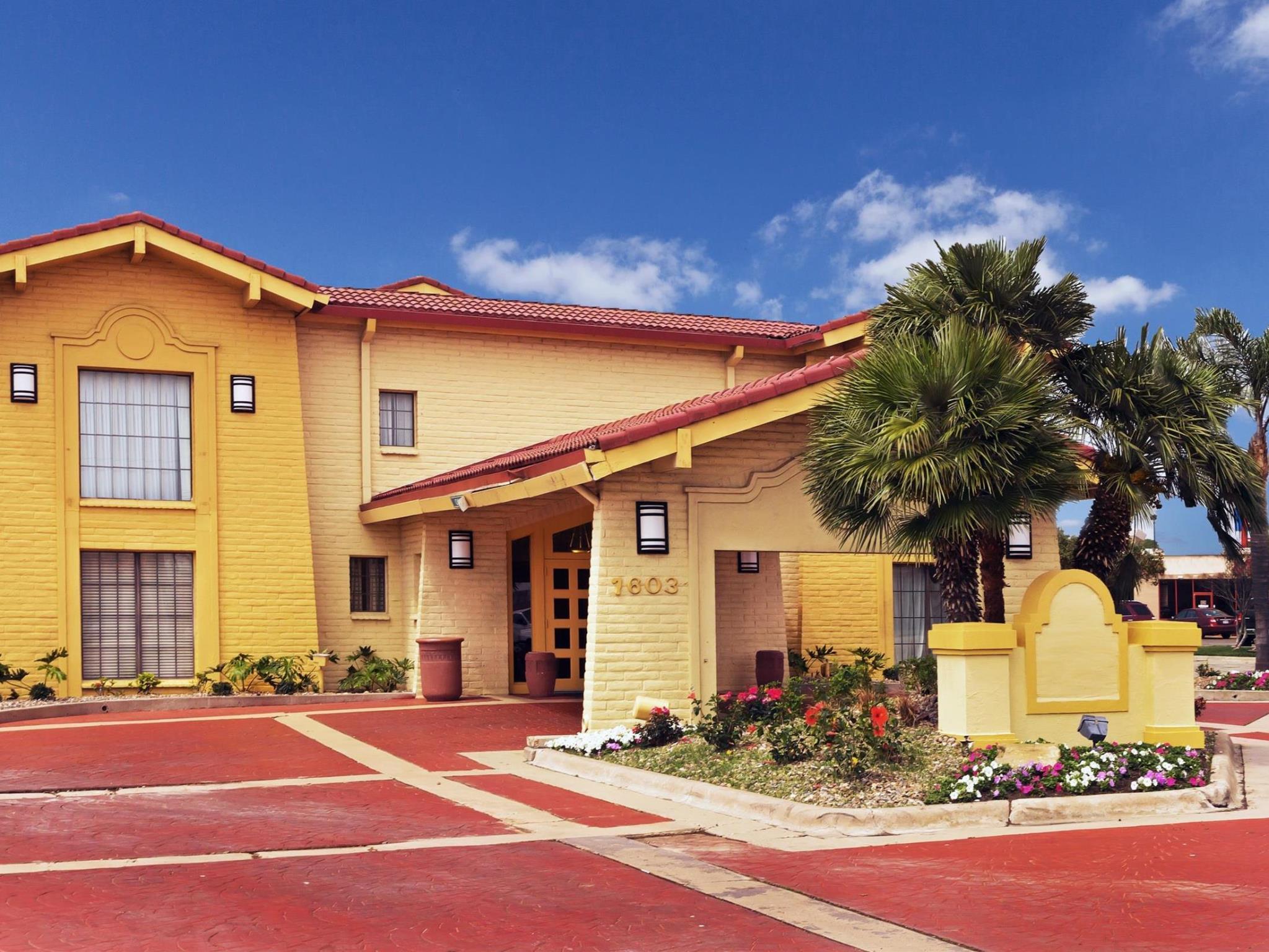 La Quinta Inn By Wyndham Victoria Kültér fotó