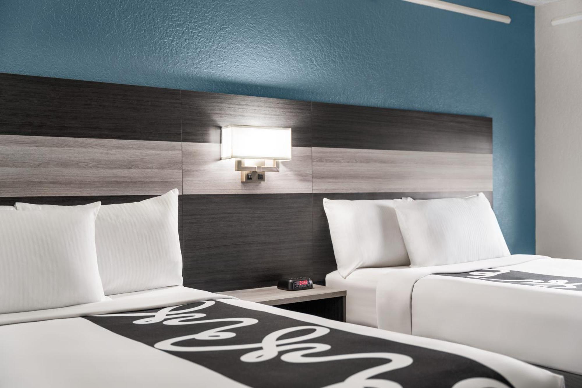 La Quinta Inn By Wyndham Victoria Kültér fotó