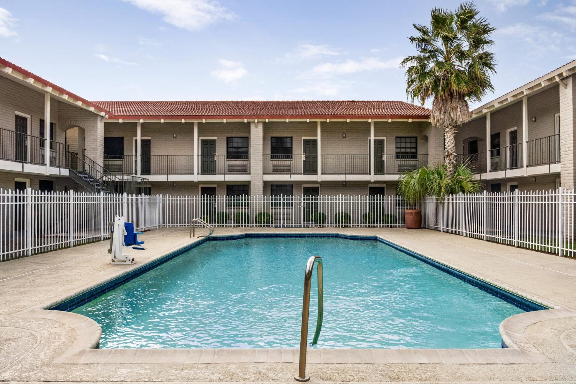 La Quinta Inn By Wyndham Victoria Kültér fotó